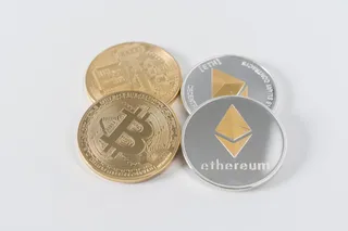 Cover image for: ‘Sell in May’ Warning Flags Three Cryptocurrencies to Exit Early